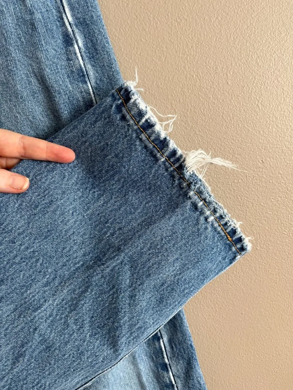 VTG Levi's 501 31x32 Medium Wash Broken in Blank Red Tag 2005